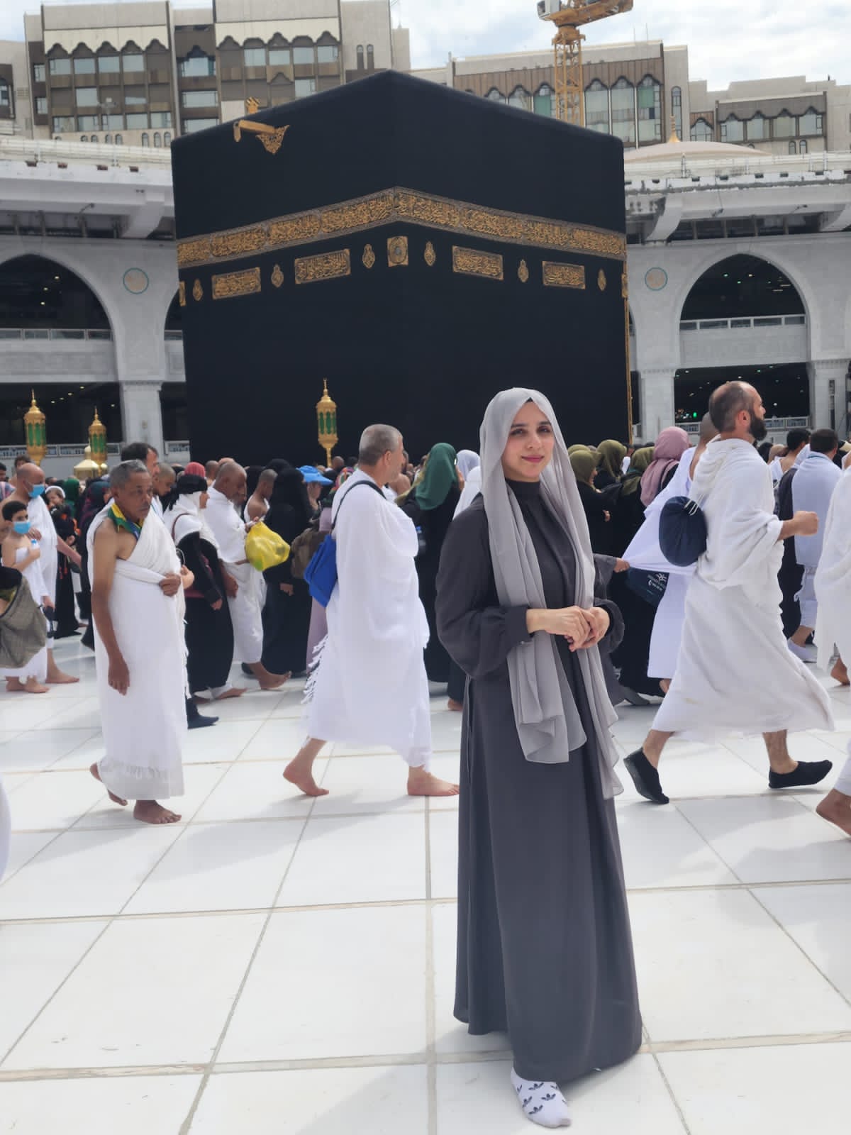 High Neck Abaya - Aqswardrobe.pk